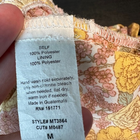 Le Lis Collection Yellow Pink Floral Puff Sleeve Smocked Cropped Top Size Medium - Picture 4 of 7